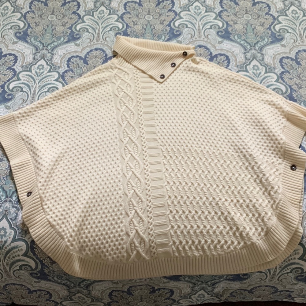 Cozy creamy cape